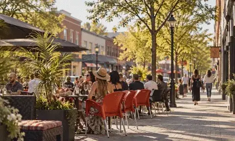 Terrasses animées au centre-ville de Saint-Jérôme